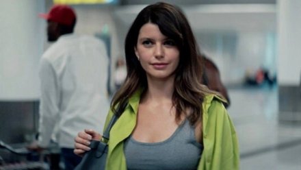 Beren Saat, Gizli dolap ile Beyaz perdeye dönüyor