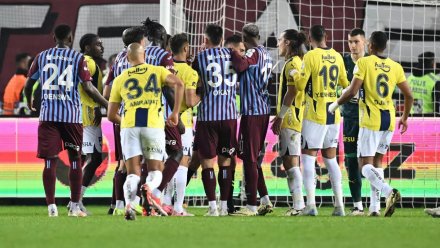 Fenerbahçe, Son dakika golüyle Trabzonspor'u Devirdi