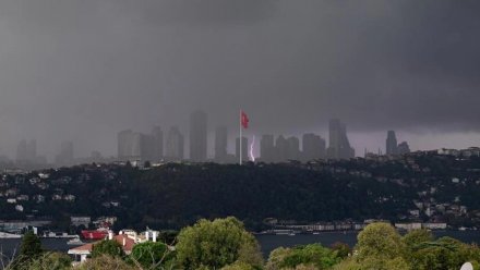 İstanbul'da Sağanak yağış alarmı: Tedbirli olun
