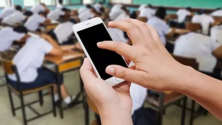 Kaliforniya'da Okullarda telefon yasağı: Ekranlara veda
