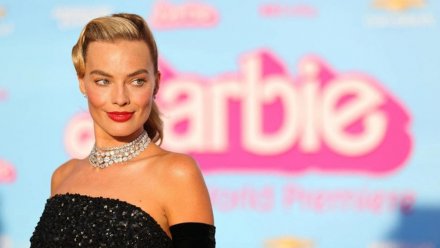 Margot Robbie, Anne olma sevinciyle göz kamaştırıyor