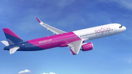 Varşova'dan Kıbrıs'a Uçan uçakta pilot bayıldı, Acil iniş gerçekleşti