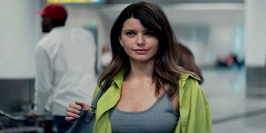 Beren Saat, Gizli dolap ile Beyaz perdeye dönüyor