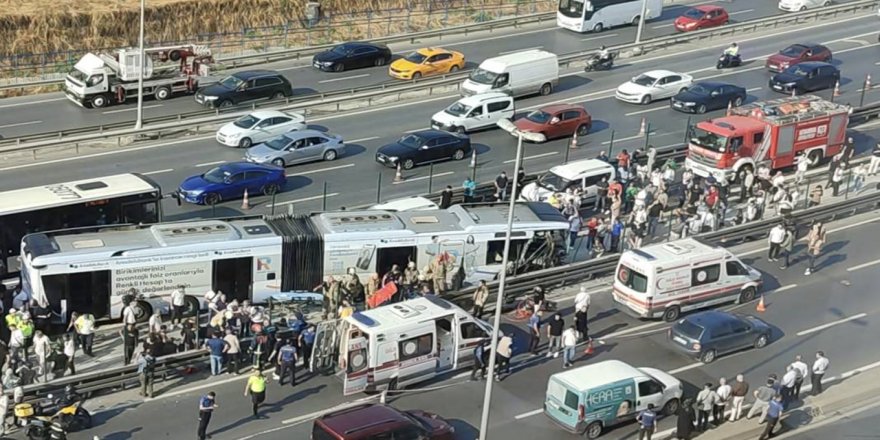 Metrobüs çarpışması: 1 Ölü, Gözaltında artış var