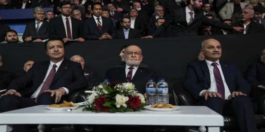 Saadet'te Liderlik değişimi: Mahmut Arıkan genel başkan seçildi
