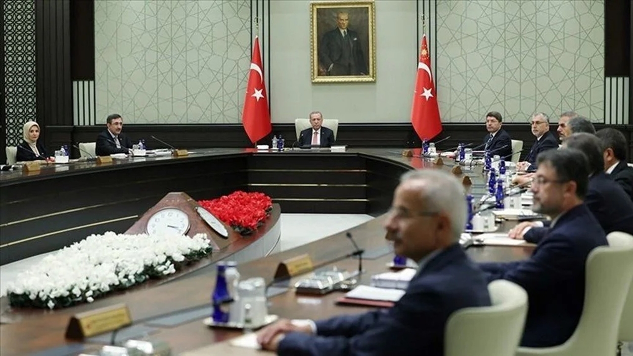 Çankaya’da Atatürk’ü Anma ve Kritik kabine toplantısı