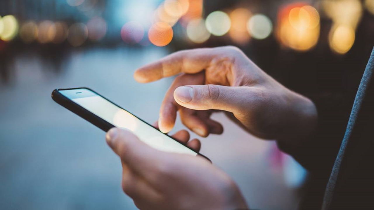 Öğrencilere vergisiz telefon: %44 İade ve 2 Yıl kullanım şartı