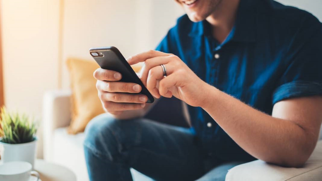 Öğrencilere vergisiz telefon: %44 İade ve 2 Yıl kullanım şartı