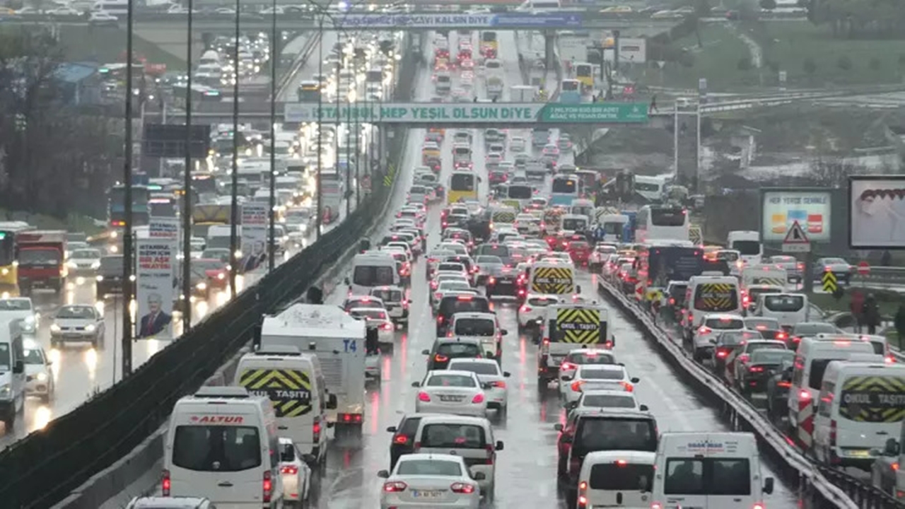 İstanbul’u Vuran fırtına: Sağanak yağış ve Sel tehlikesine dikkat