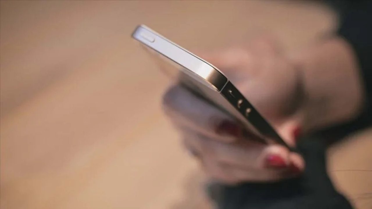 Akıllı telefon çıkmazı: Vergi artışı kaçakçılığı zirveye taşıdı