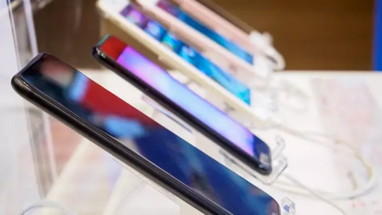 Akıllı telefon çıkmazı: Vergi artışı kaçakçılığı zirveye taşıdı