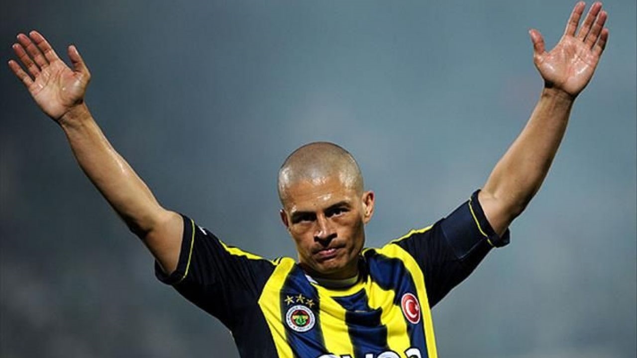 Alex de Souza: Fenerbahçe’yi Unuttu, Türk hocaları izliyor