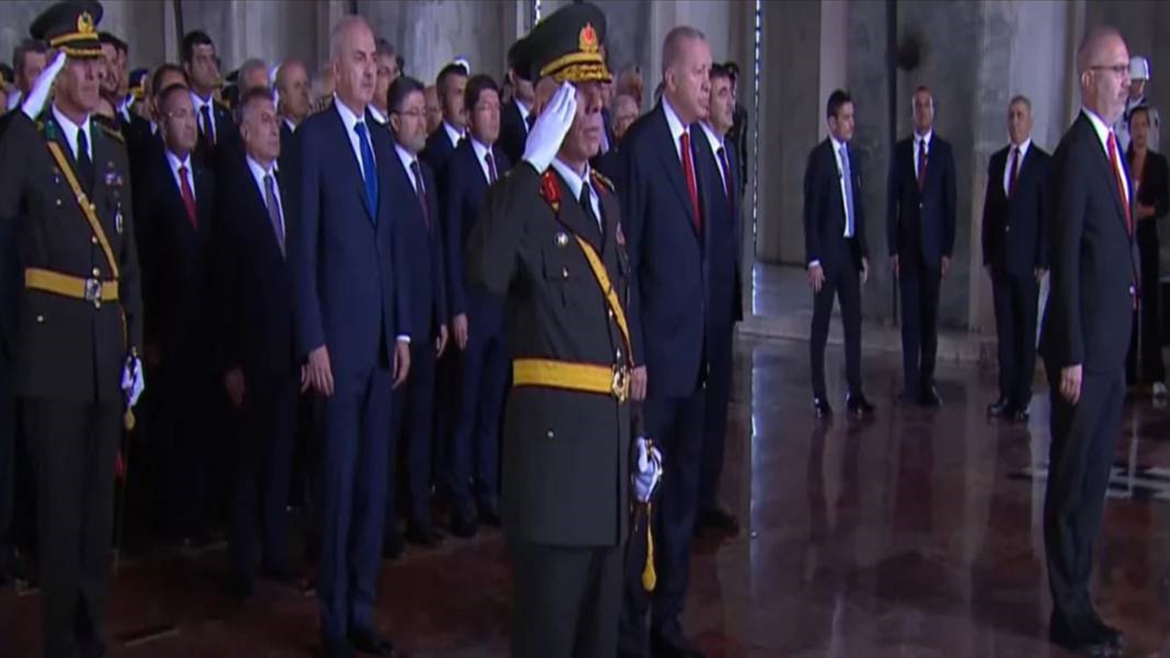 Anıtkabir’de Zafer coşkusu: Erdoğan’ın Güçlü mesajı