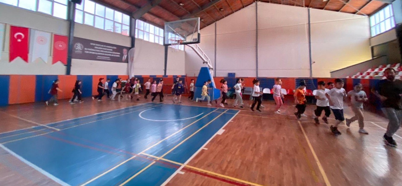 Bakan Tekin: Geleceğin sporcuları için büyük adım
