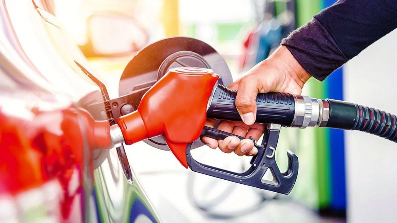 Benzin fiyatlarına dev zam: Litre başına...