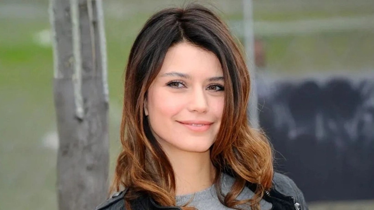 Beren Saat, Gizli dolap ile Beyaz perdeye dönüyor