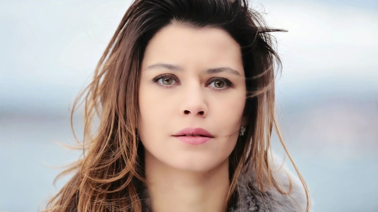 Beren Saat, Gizli dolap ile Beyaz perdeye dönüyor