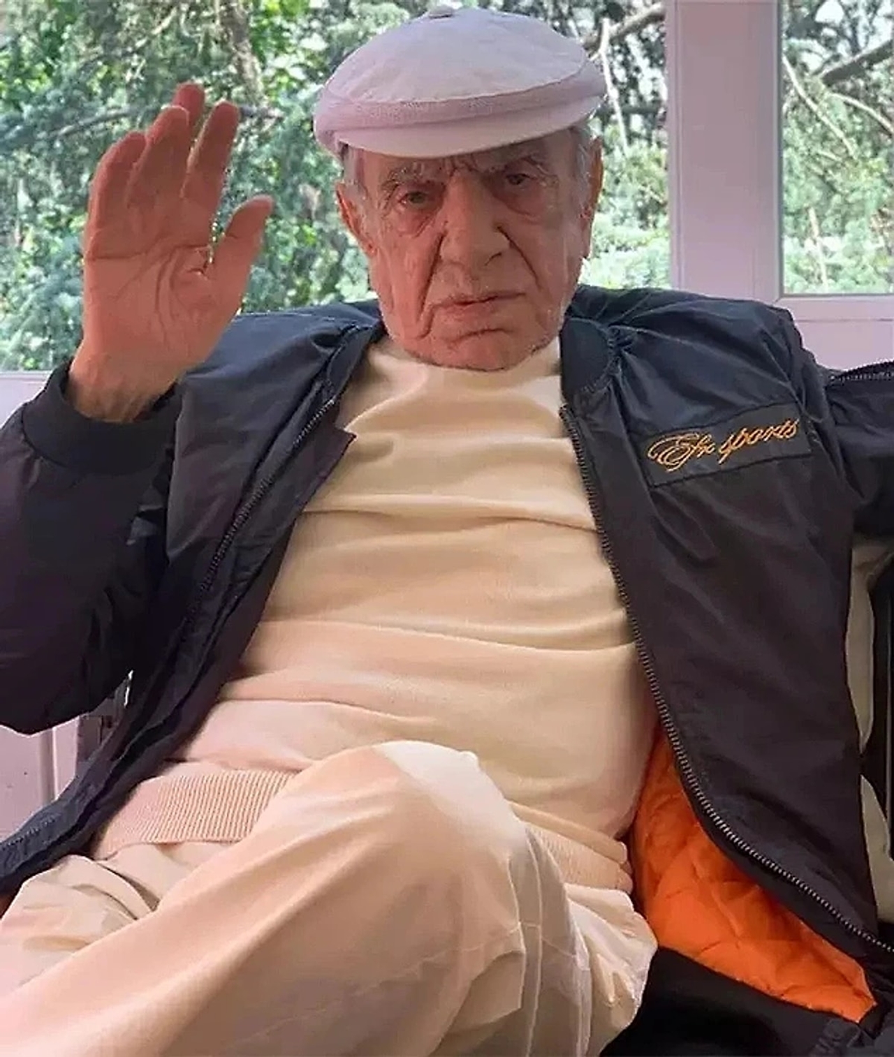 Efsane oyuncu Aydemir Akbaş hayatını kaybetti