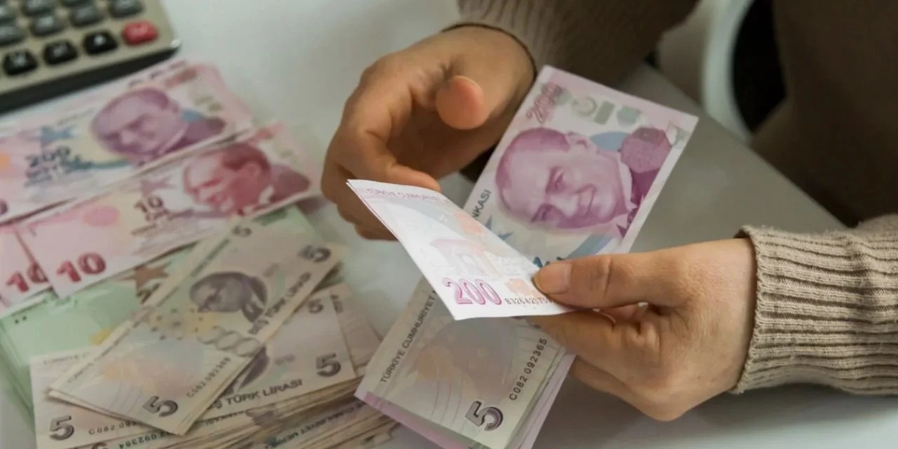 Enflasyon hedefi yükseldi: Memur ve Emekliye çifte zam