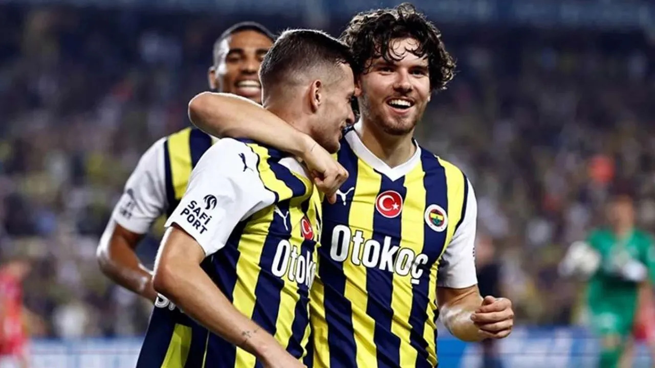 Fenerbahçe'de Şok: Mourinho'nun Direnişi ve Napoli teklifi
