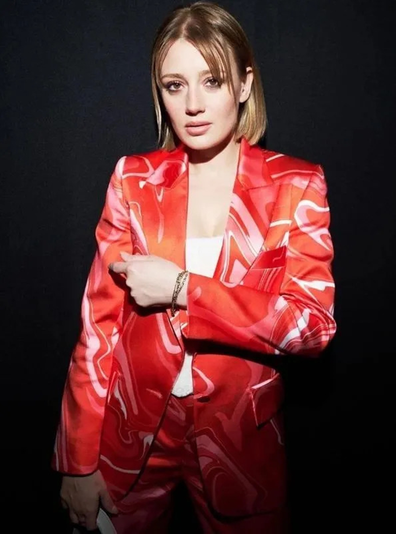 Gizem Karaca'dan Üzücü haber: Covid testi pozitif çıktı