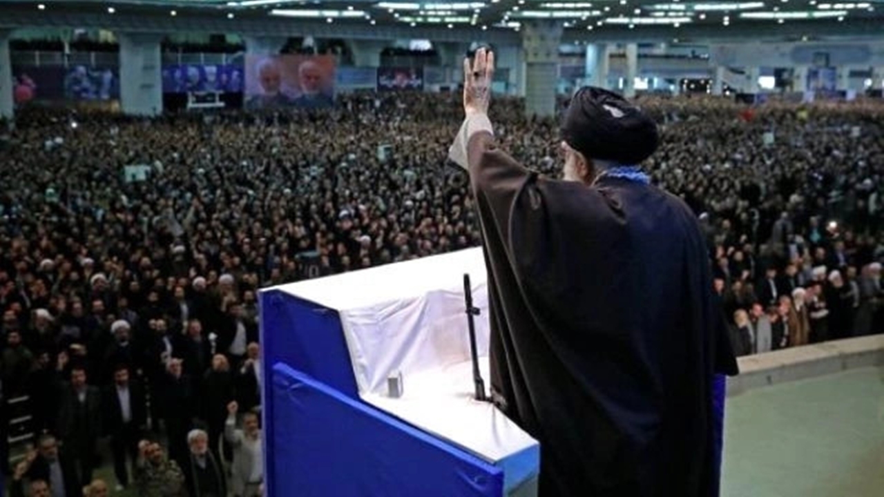 Hamaney: İslam ümmeti tek ses olmalı