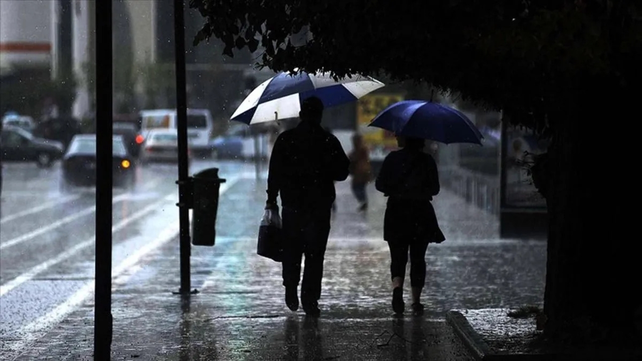 Hava alarmı: Kuvvetli yağış ve Fırtına bekleniyor