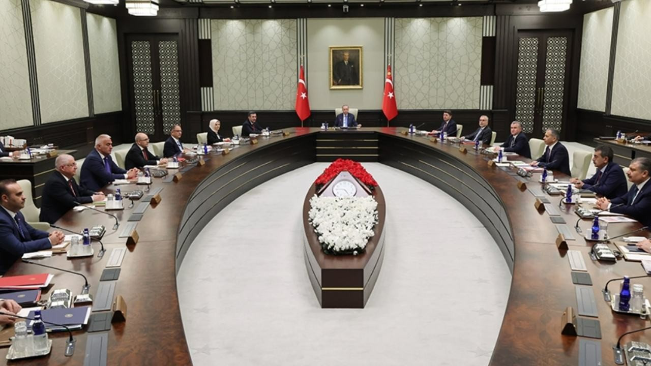 Kabine toplantısı: Ekonomi ve Dış politika gündemde