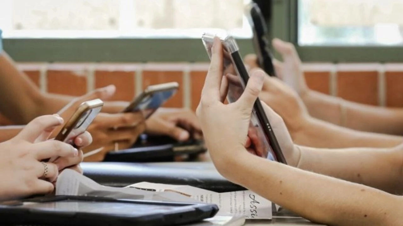 Kaliforniya'da Okullarda telefon yasağı: Ekranlara veda