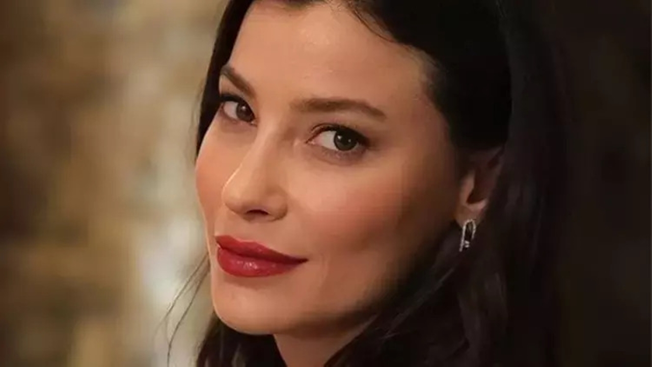 Müjde Uzman'ın Dikkat çeken değişimi: Makyaj mı, Estetik mi?