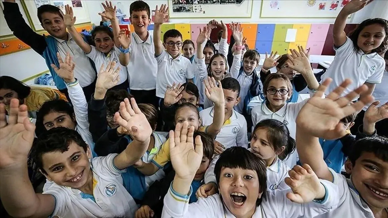 MEB’den Müjde: Ara tatil ve Yarı yıl tatili tarihleri açıklandı