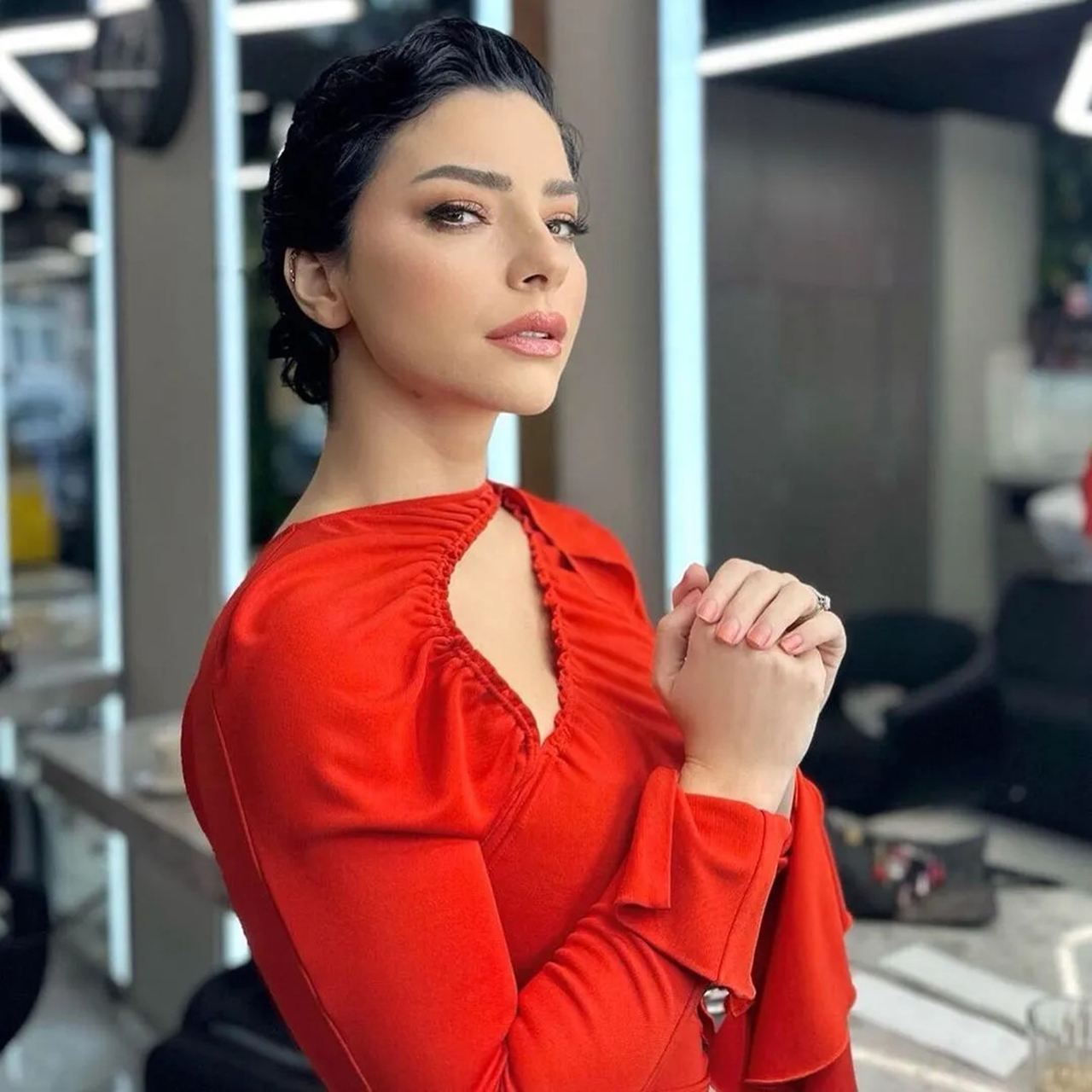 Merve Boluğur’un Sarı saçları: Cesur bir değişim mi?