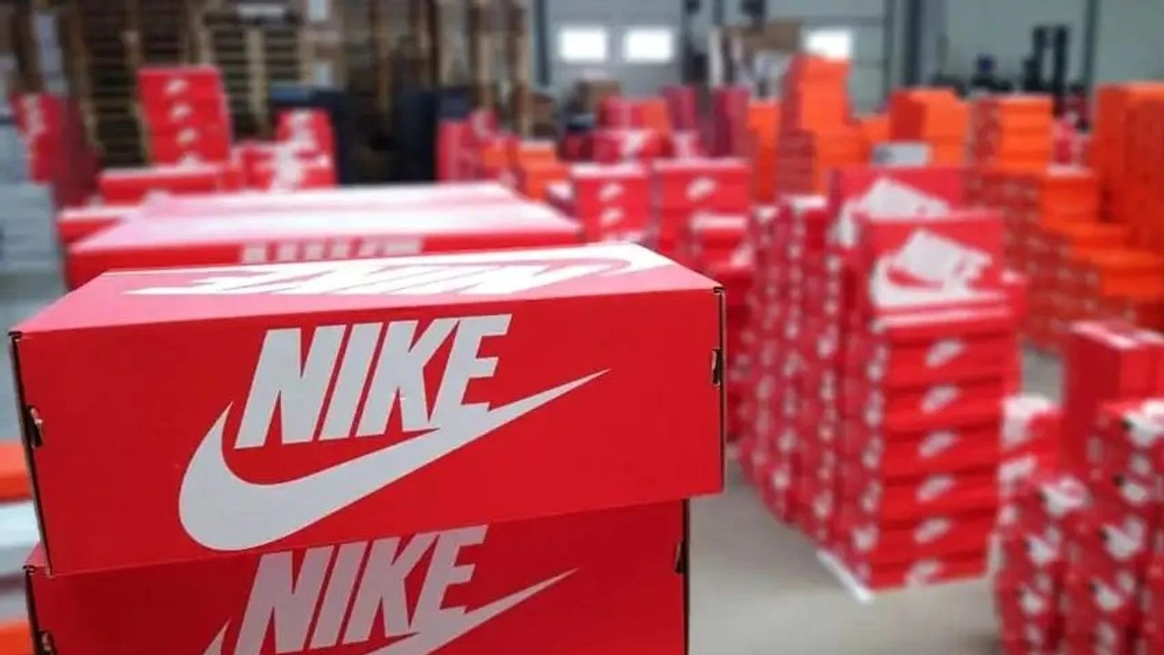 Nike Türkiye'de Siparişleri durdurdu: Gümrük vergisi şoku