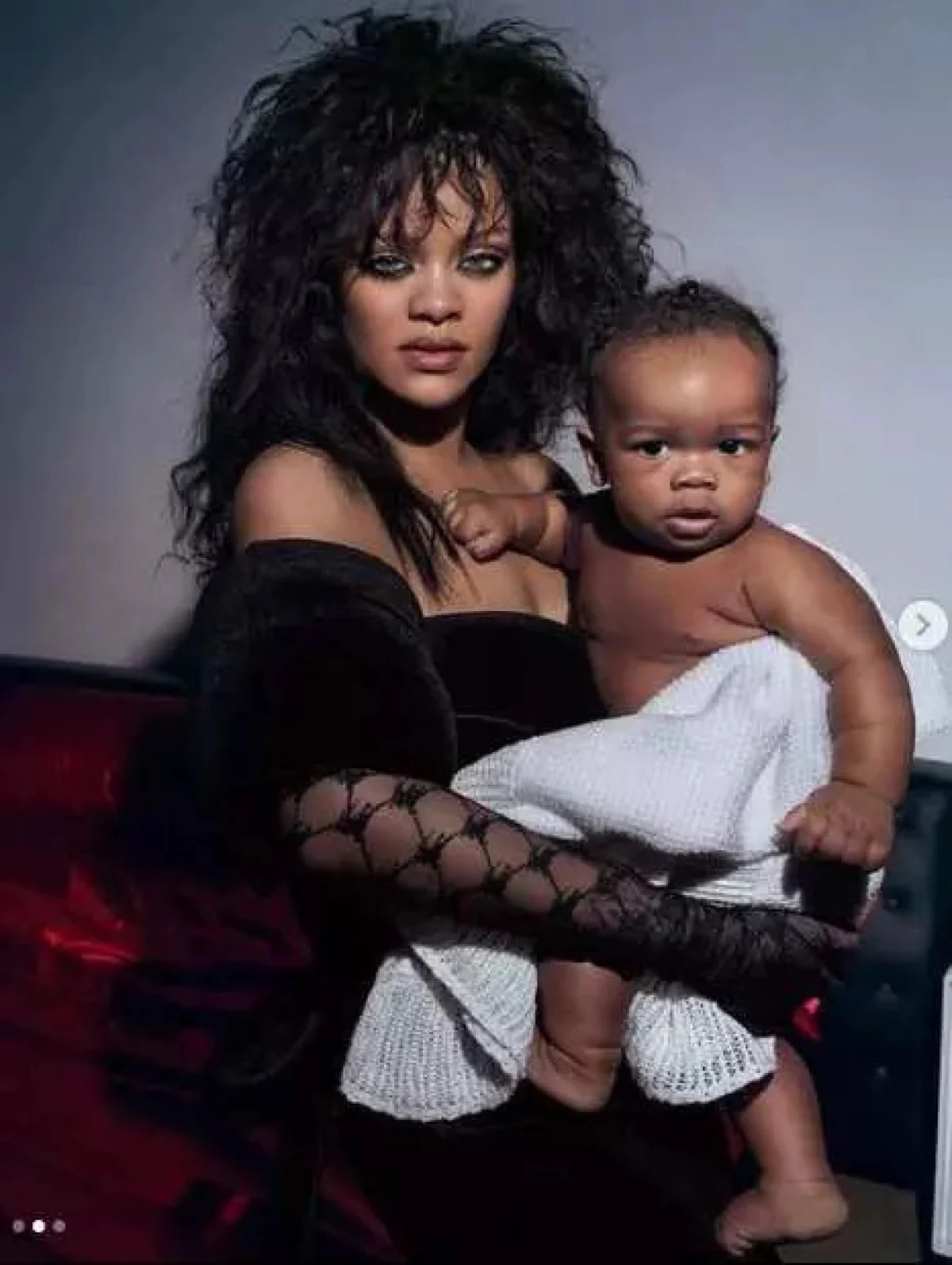 Rihanna'dan Şaşırtan itiraf: Oy veremiyorum, Gizlice sandığa gidiyorum
