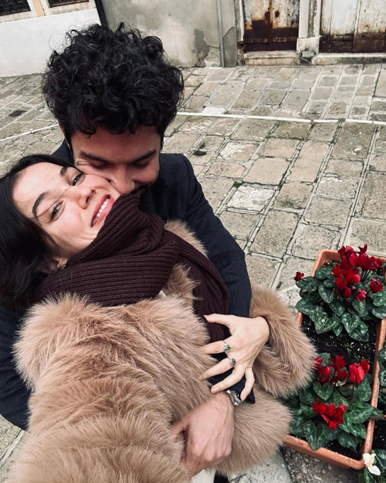 Roma’da Aşk, Paris’te Işık: Pınar Deniz hem gelin hem moda ikonu