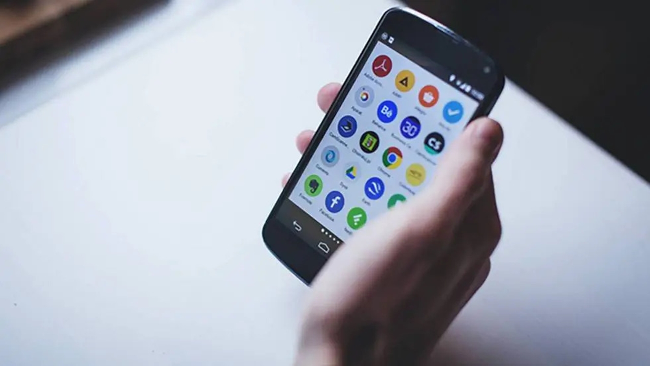 Samsung güncellemesi Eski telefonları çökertti