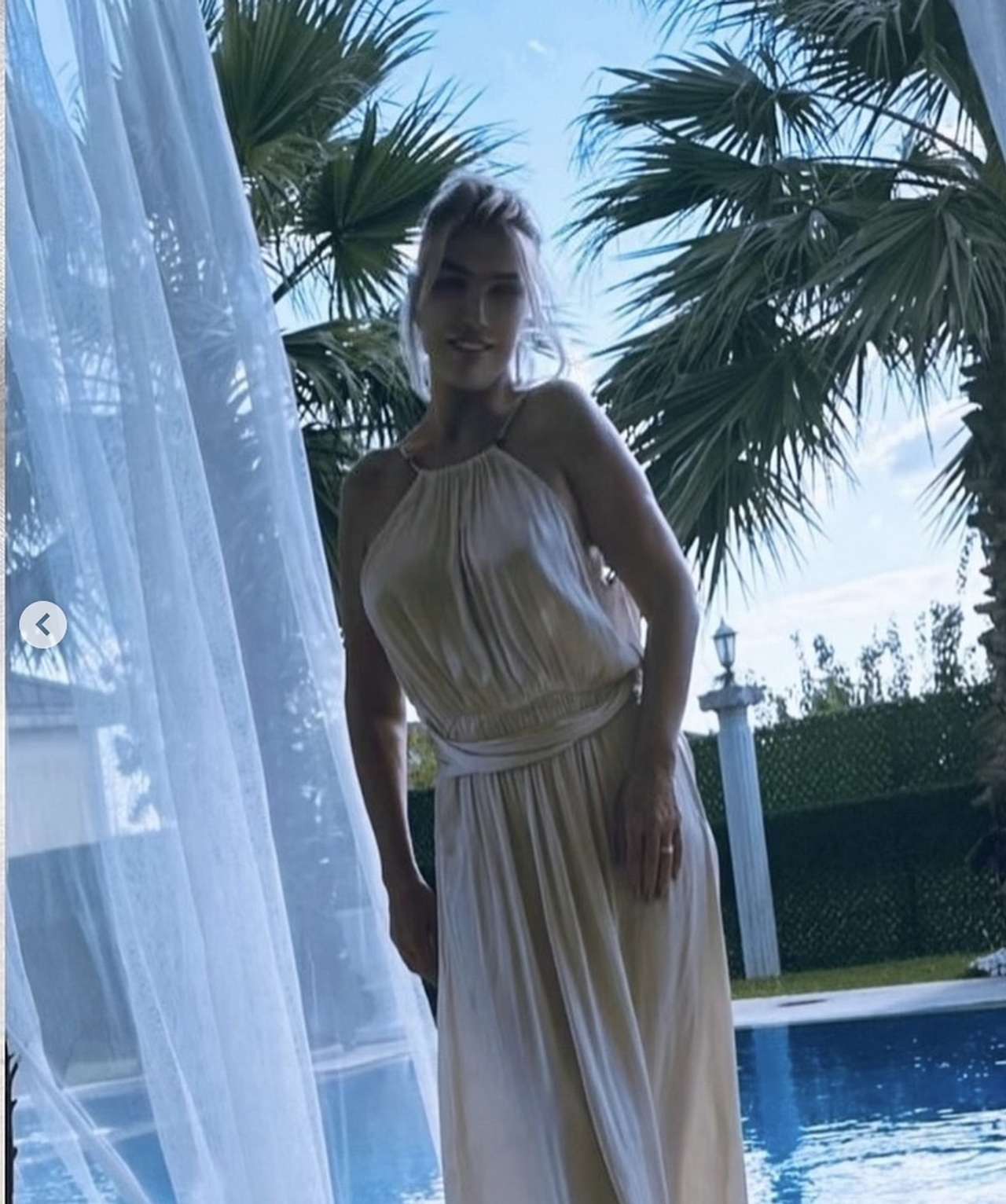 Seda Sayan Photoshop'u Abartınca görenler tanıyamadı