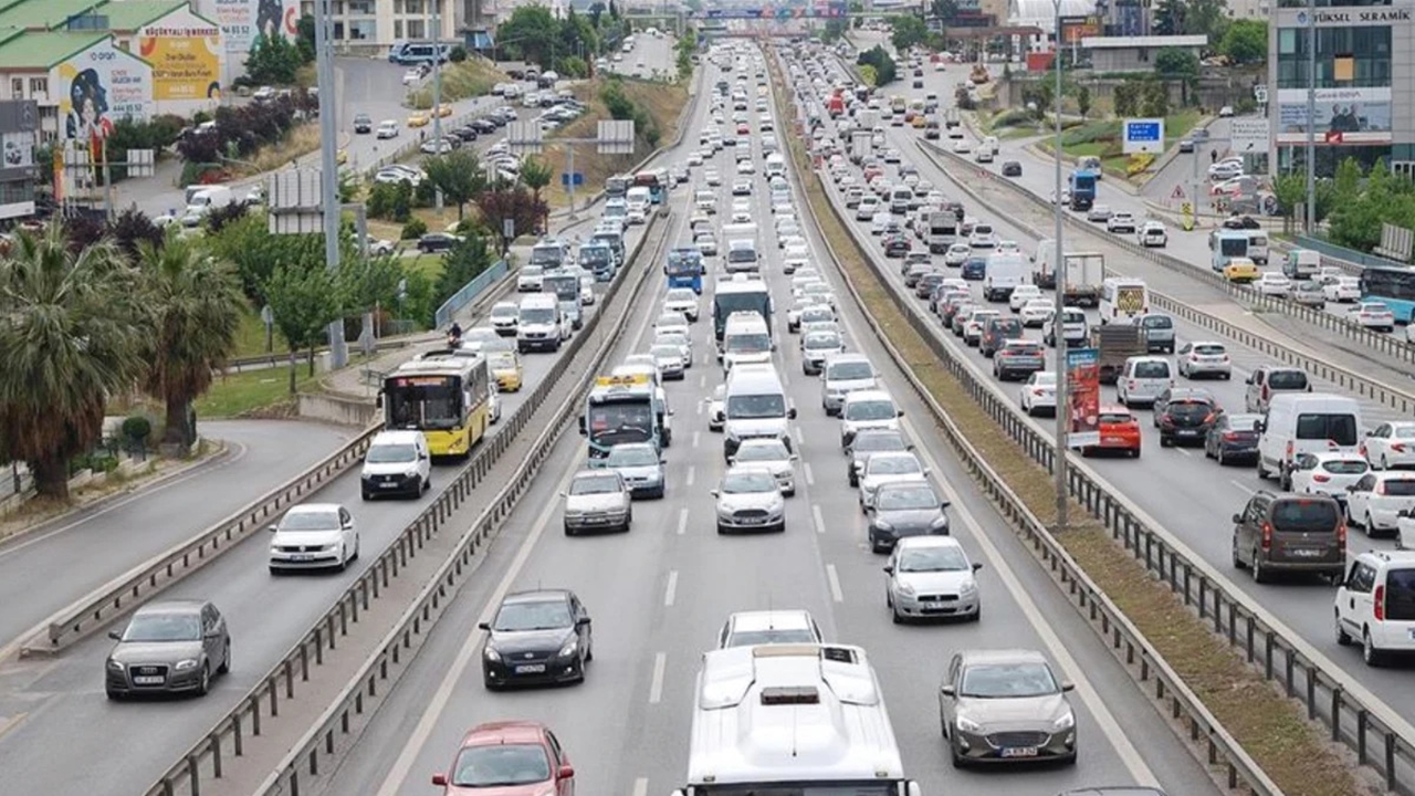 Ağustos trafiğinde motosiklet zirve, Otomobil düşüşte