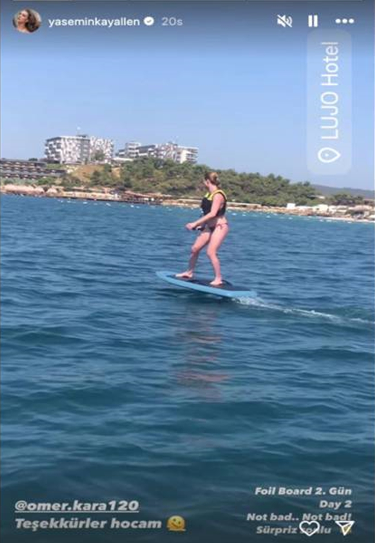 Yasemin Kay Allen’ın Bodrum’da Lüks selfie ve Foil board keyfi